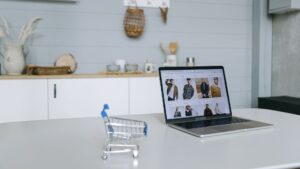 Tâm lý "Cởi mở" với thương hiệu mới và hàng quốc tế