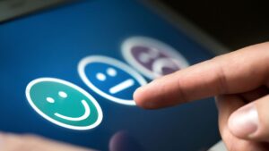 Chiến lược cạnh tranh với hàng Trung Quốc: Hãy đua về cảm xúc khách hàng