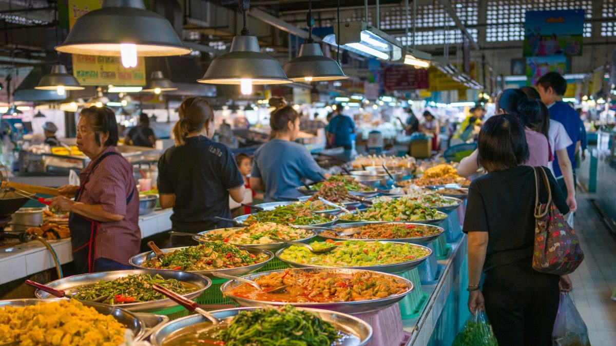 Chuyển đổi chợ truyền thống