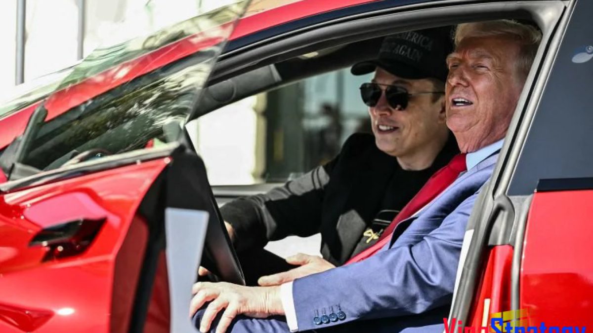 PR siêu đỉnh TT Trump mua Tesla Model S